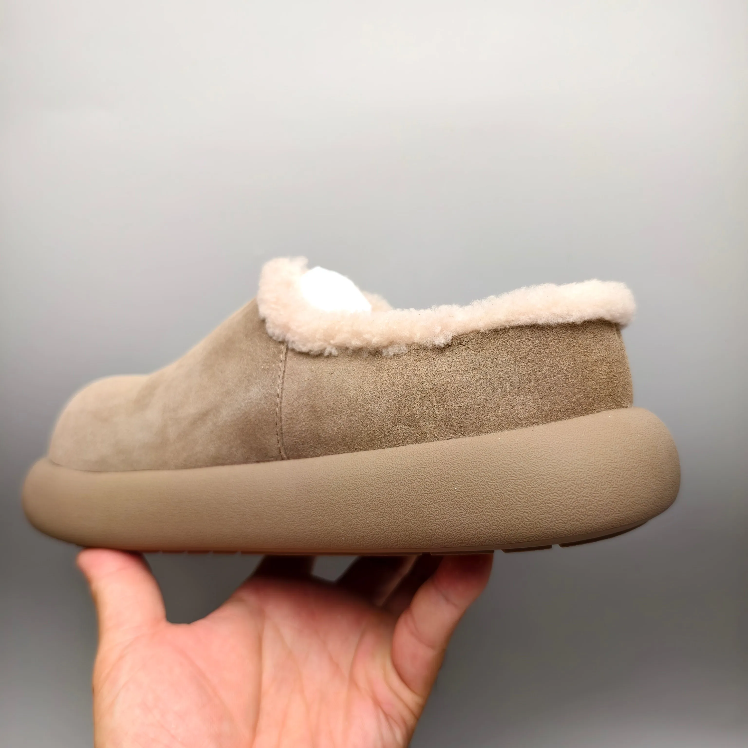 💰480 UGG sheepskin all-in-one snow boots 6088 UGG sheepskin all-in-one snow boots slip-on home shoes potato thick-soled women's shoes color: maroon antelope brown sand chocolate matching code: 35-40